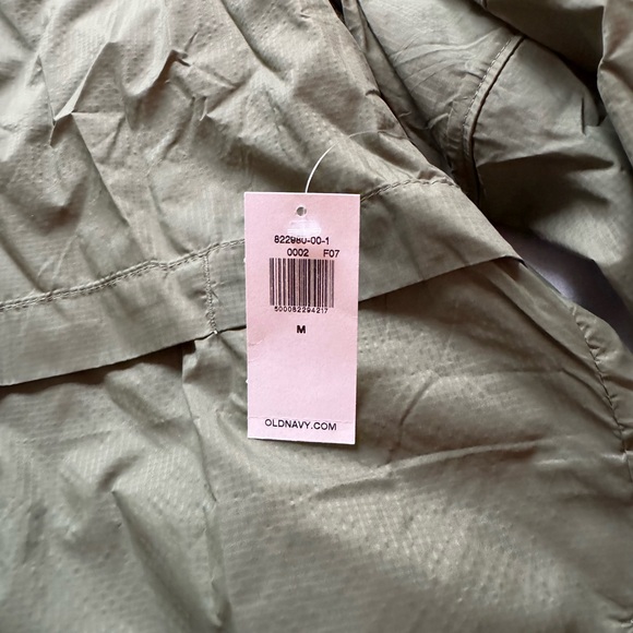Old Navy Packable Hooded Ripstop Windbreaker Jacket for Men - Picture 2 of 4